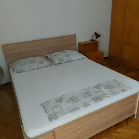 Apartment Spacious Budget